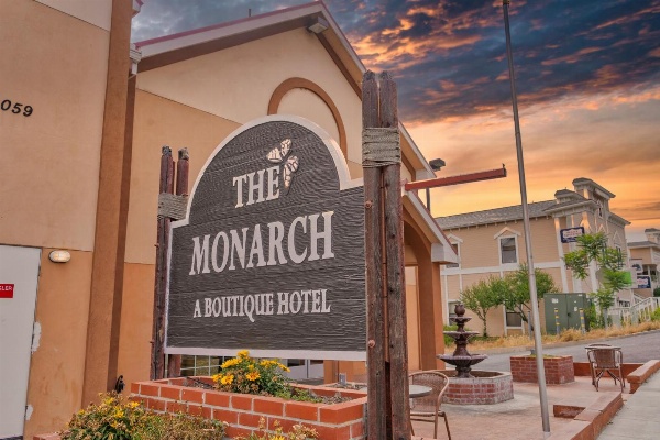 The Monarch Inn Main image